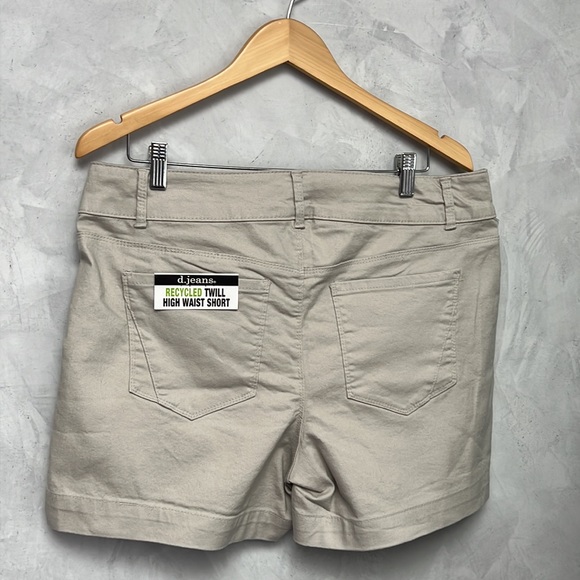 NWT d.jeans Khaki Recycled Twill High Waist Short. Size 16 - Picture 6 of 8